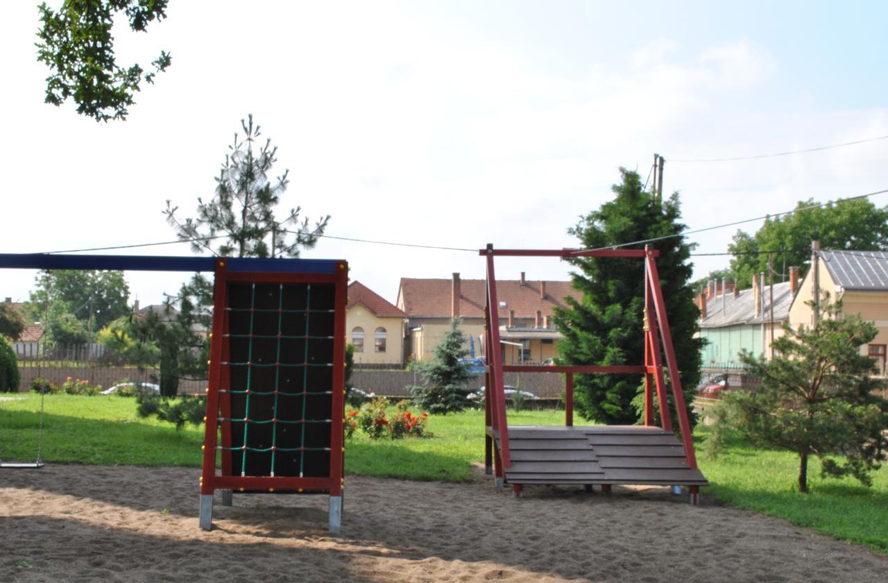 Mamre Szallo Hajduboszormeny Exterior foto